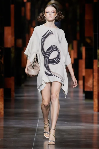 Look 19